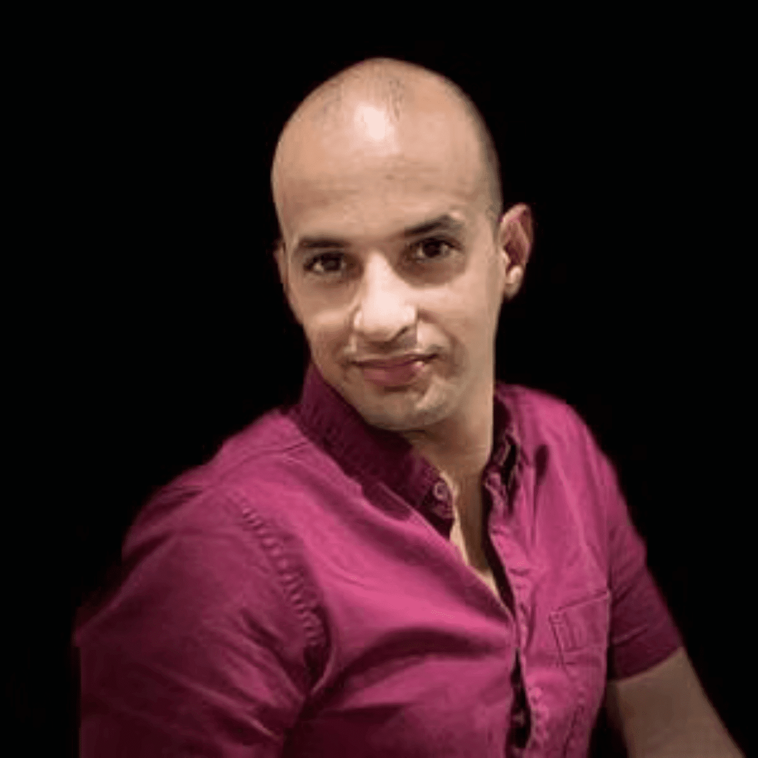 Portrait of Ami, a professional stylist at WS HAIRSTYLING NYC, showcasing their expertise and style.